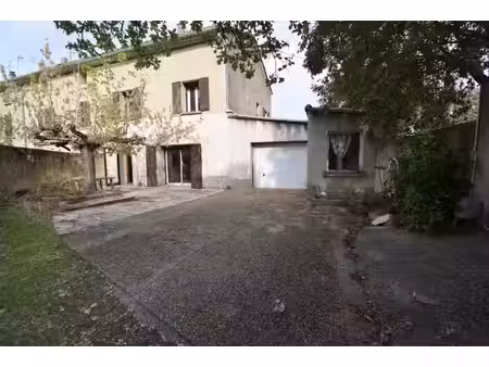 maison de village trois chambres avec jardin et garage