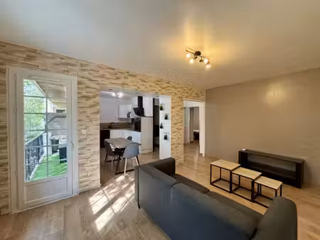 appartement t2 meublé - 50 m2 - parking et balcons