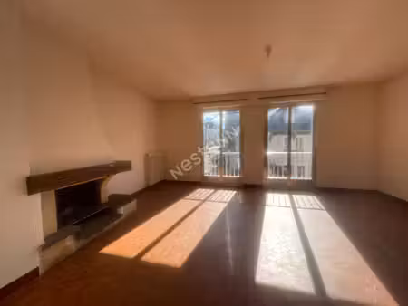 a louer - appartement de 4 pièces à ploërmel (56800)