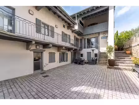 maison avec piscine en plein coeur de saint cyr à saint cyr au mont d or - 247.57 m2 - 109