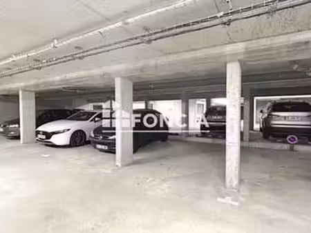 location garage box et parking à nantes centre ville (44000) : à louer / 7m² nantes centre
