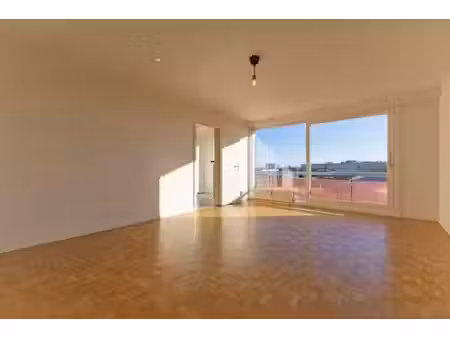 appartement 2 chambres (empl. de parking intérieur inclus)