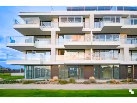 modern nieuwbouwappartement met groot terras en mooi verz...