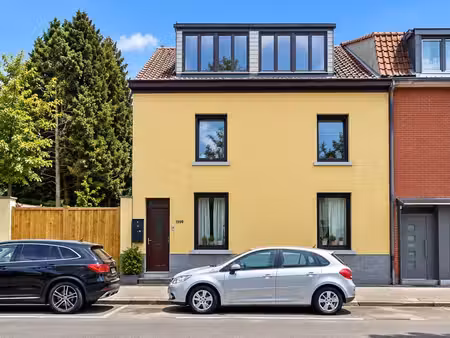 rez-de-chaussée +- 220m² avec jardin à auderghem