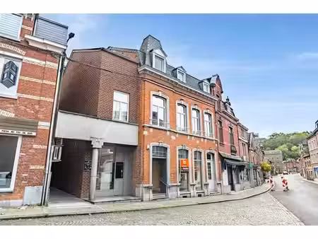 surface commerciale avec permis pour un logement privé!
