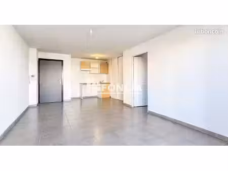 agde - cayrets - appartement 2 pièces avec terrasse et parking