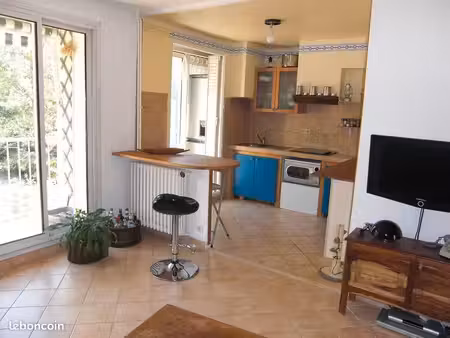 t2/3 de 51 m² – parking – balcon – sans frais d'agence - aix-en-provence