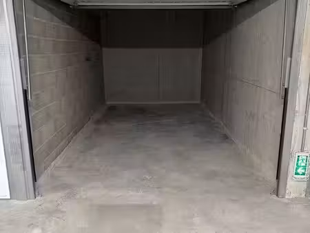 garage box 13m2 dans residence securise