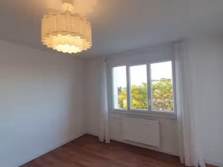 montpellier – t3 rénové 58 m² – balcon – parking résidence