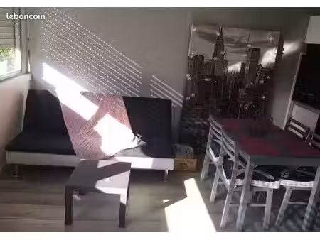beau studio meublé 26m² proche de la vieille ville