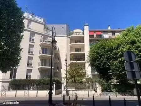 bel appartement centre puteaux  80 m2