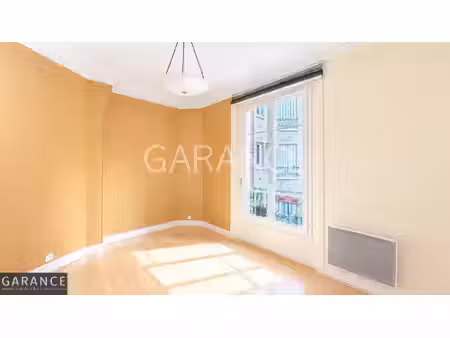 place daumesnil (75012) - bureaux avec charme de l'ancien et