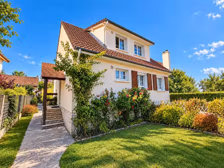 maison individuelle de 5 pièces avec une autre maison en dépen