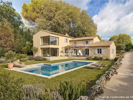 terrain constructible à grasse sud ? 1 952 m²