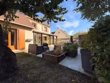 pavillon indépendant de 190 m² – beaux volumes et excellent état