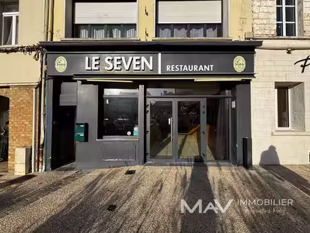fauquembergues - local commercial de 104m² sur grand place