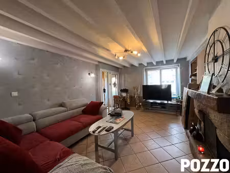 maison en pierres avec deux chambres a louer a equeurdreville