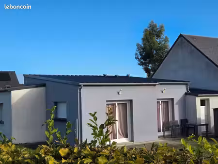 maison individuelle avec jardin et garage