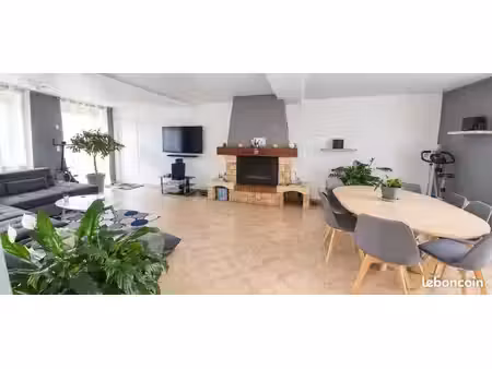 maison rénovée de 148 m² avec 5 chambres