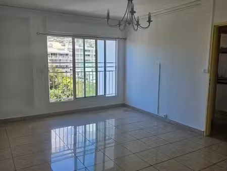 appartement t3/t4 à saint-denis dans le carré d’or avec vue mer & montagne