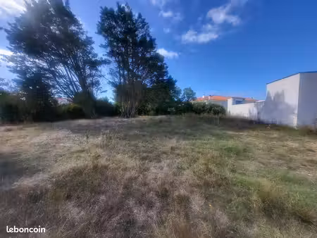 terrain 647 m² vaux sur mer