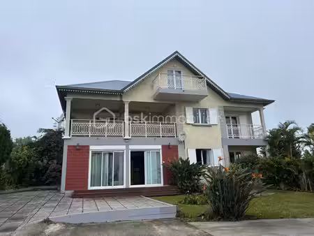 maison de 262 m² à les avirons