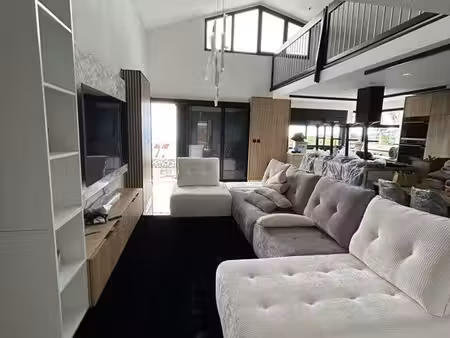 villa f4 plin pied avec piscine de 150 m2 avec mezzanine