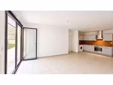 valence centre-ville – appartement t3 avec jardin et garage
