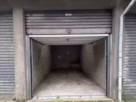 vente garage et parking au mans (72000) : à vendre / le mans