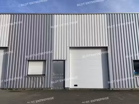 location entrepôt noyal chatillon sur seiche 35230 160m²
