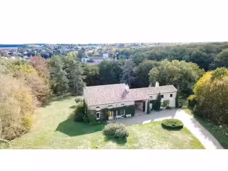 propriété de 313 m 2 à nouaille maupertuis   7 chambres  logement indépendant  grand parc 