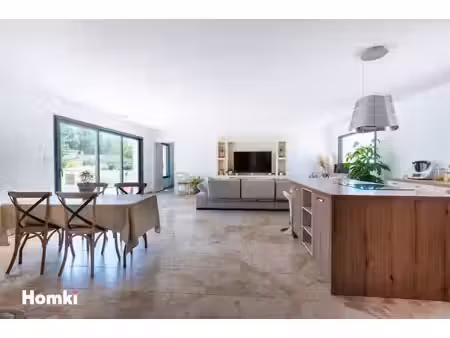 maison/villa t5 de 134 m² à l'isle-sur-la-sorgue 84800