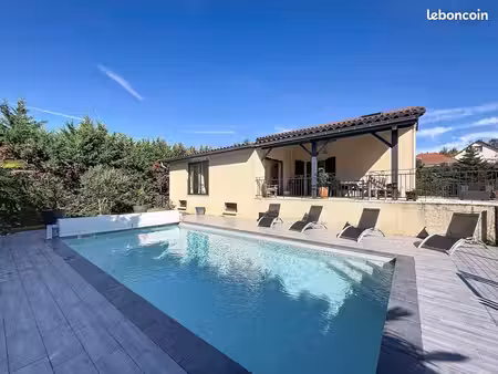 villa 5 pièces 200 m²
