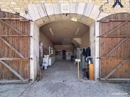 ancien corps de ferme à vendre