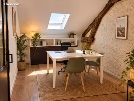 bureau entre 2 et 4 personnes privatif à louer à la cuverie