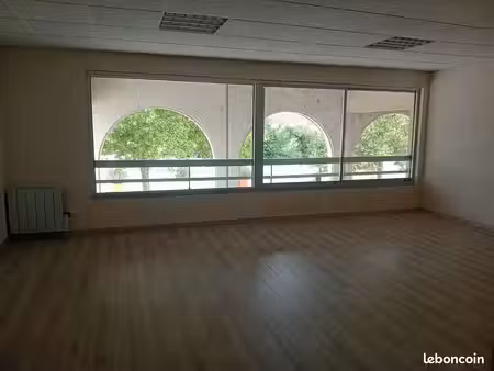 locaux commerciaux / bureaux