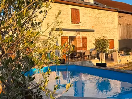 maison de caractère rénovée – piscine