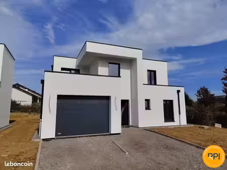 maison 8 pièces 149 m²