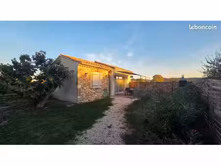 à louer appartement meublé de 40 m² à laudun (gard)