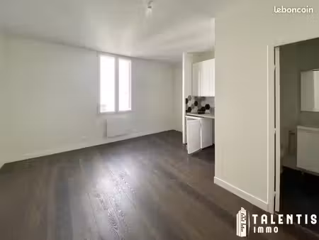 studio 1 pièce 25 m²