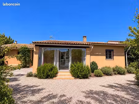 l’isle-sur-la-sorgue – villa de plain-pied avec jardin clos de 664 m² et garage