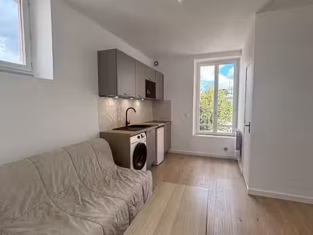 2 pièces rénové et meublé