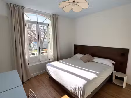 t3 meublé – 2 chambres – 2 salles de bain – garage