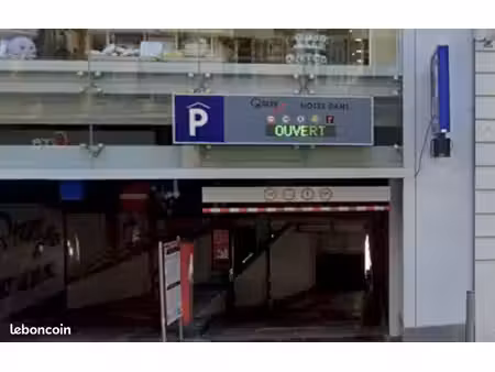 place au parking notre dame