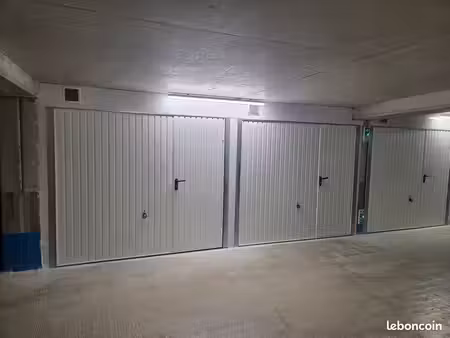 box fermé sécurisé avec portillon à louer – suresnes - particuliers/professionnels