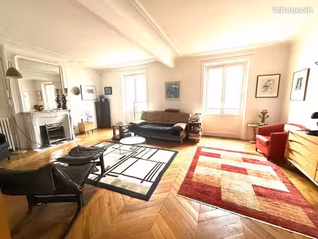 appartement 3 pièces 77 m²