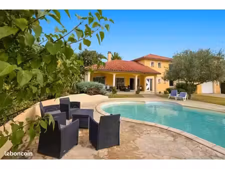 maison 8 pièces 175 m²