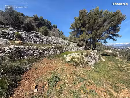 terrain à bâtir de 1400 m² à carros (06)