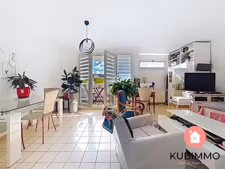 studio de 31 87 m ² lumineux avec balcon et box fermé à livry