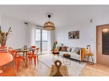 t3 lumineux de 57 m² – balcon avec vue dégagée & proximité